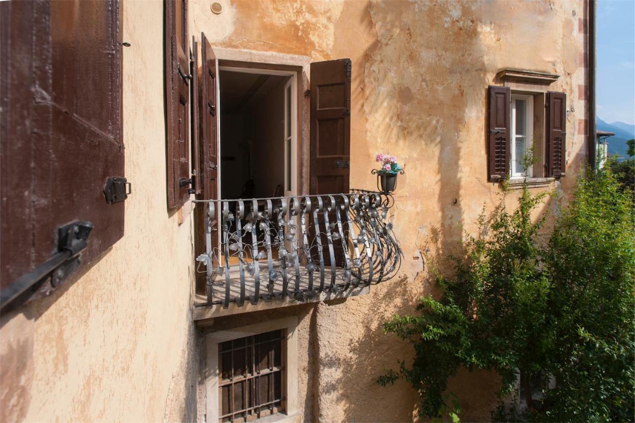 Dimora Storica Caproni Apartment *